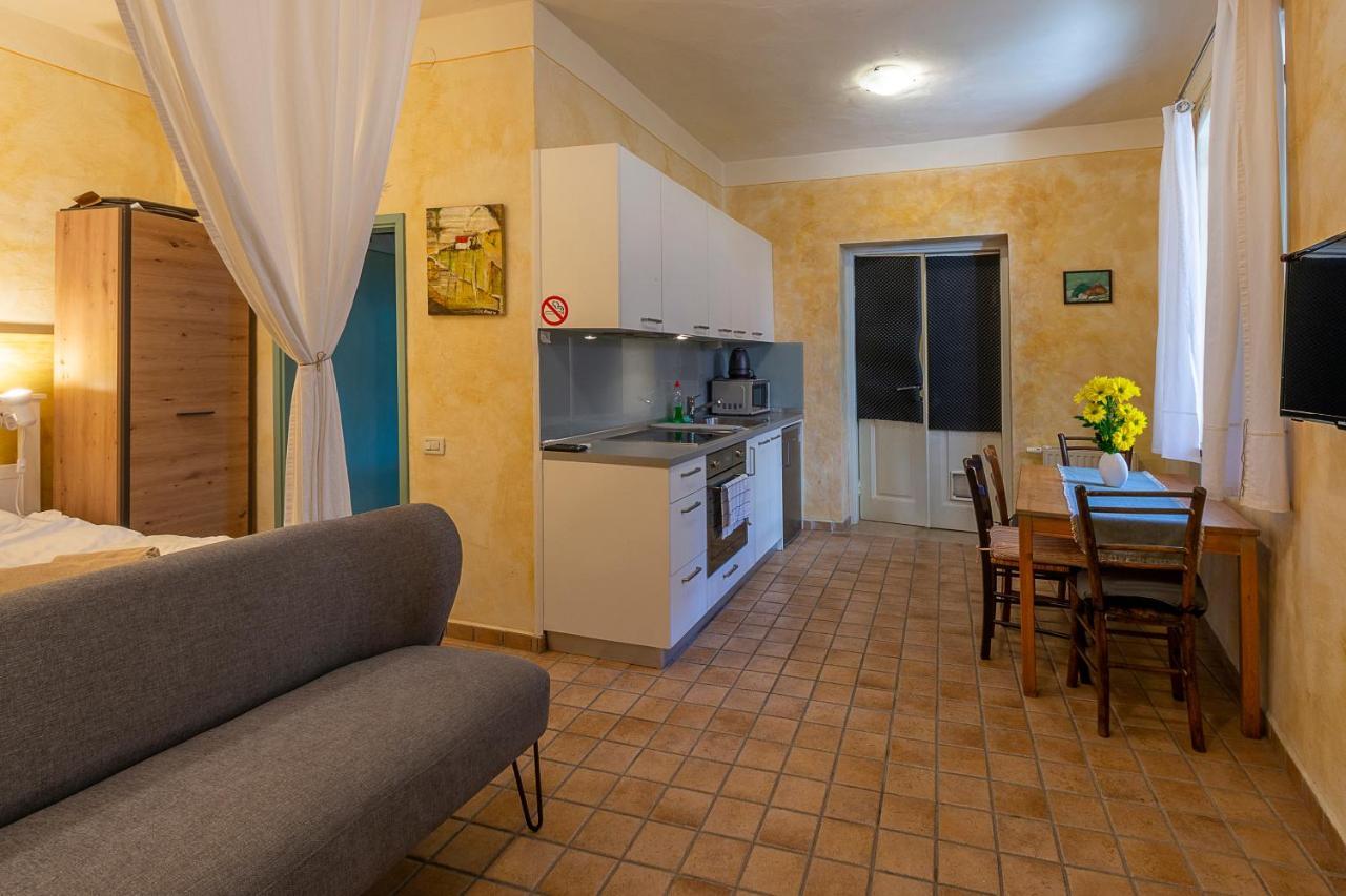 Appartement Alighieri unique à Pula Extérieur photo