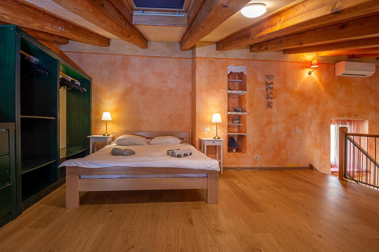 Appartement Alighieri unique à Pula Extérieur photo